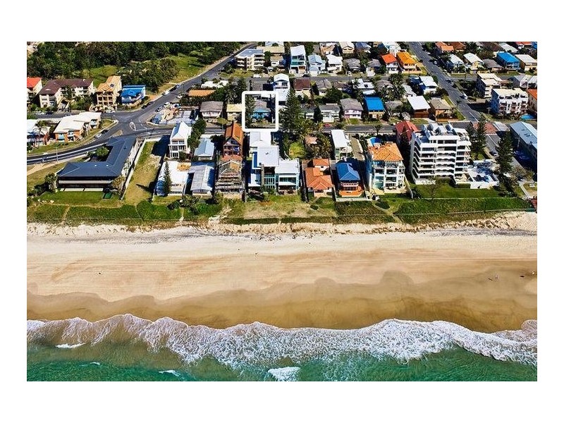 8 Albatross Avenue, Mermaid Beach QLD 4218