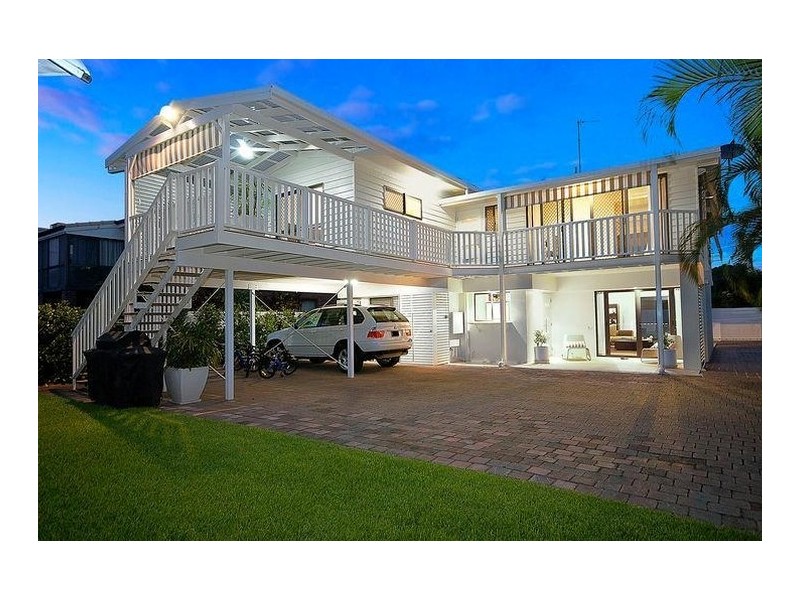 49 Woodroffe Avenue, Main Beach QLD 4217