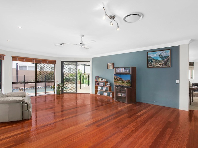 65 Edinburgh Road, Benowa Waters QLD 4217