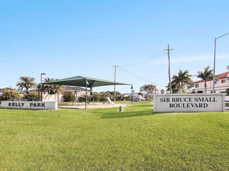 65 Edinburgh Road, Benowa Waters QLD 4217