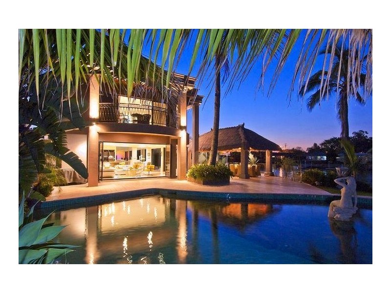 171 Monaco Street, Broadbeach Waters QLD 4218