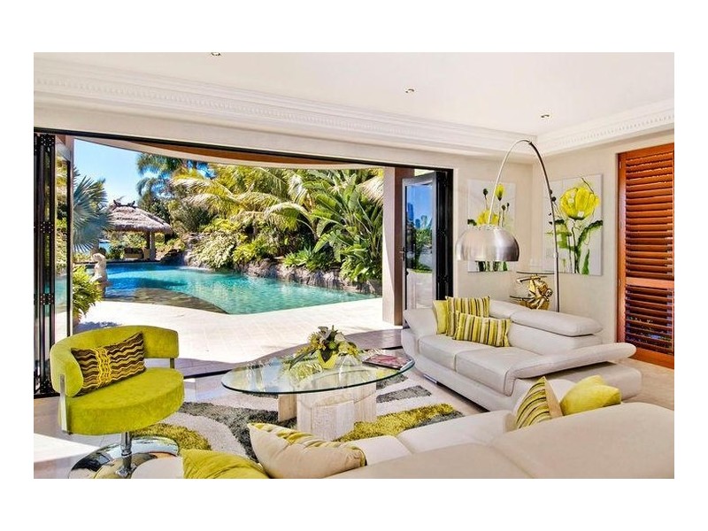 171 Monaco Street, Broadbeach Waters QLD 4218