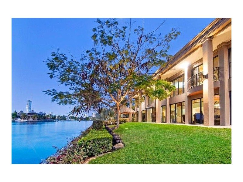 171 Monaco Street, Broadbeach Waters QLD 4218
