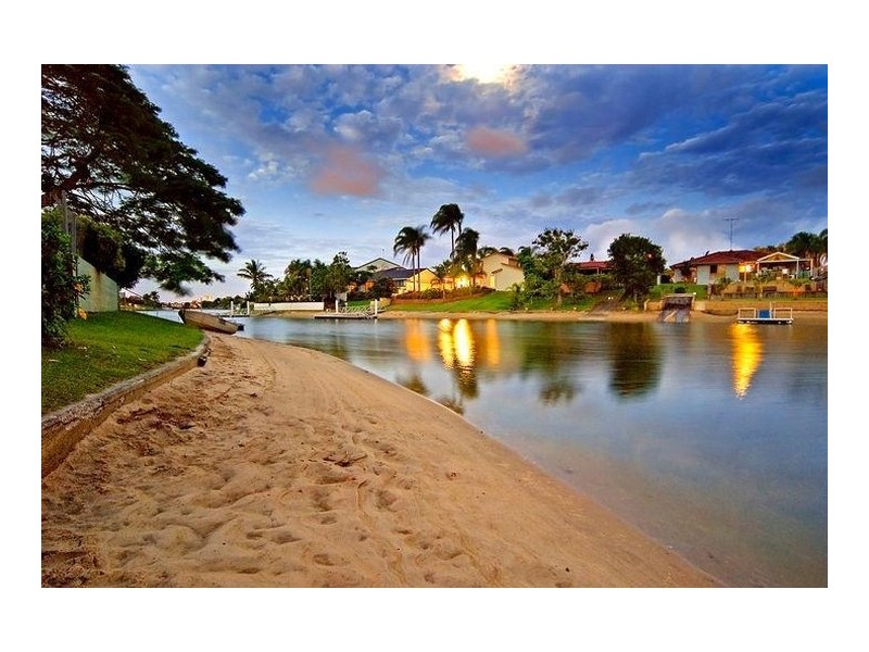 15 Blair Athol Crescent, Sorrento QLD 4217