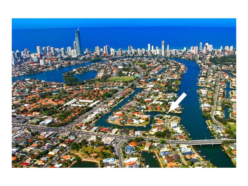18 La Spezia Court, Isle Of Capri QLD 4217