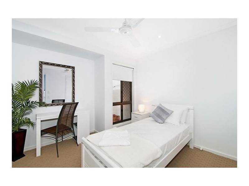 18 Argyle Crescent, Sorrento QLD 4217
