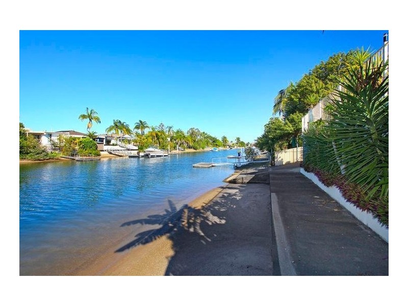 115 Campbell Street, Sorrento QLD 4217