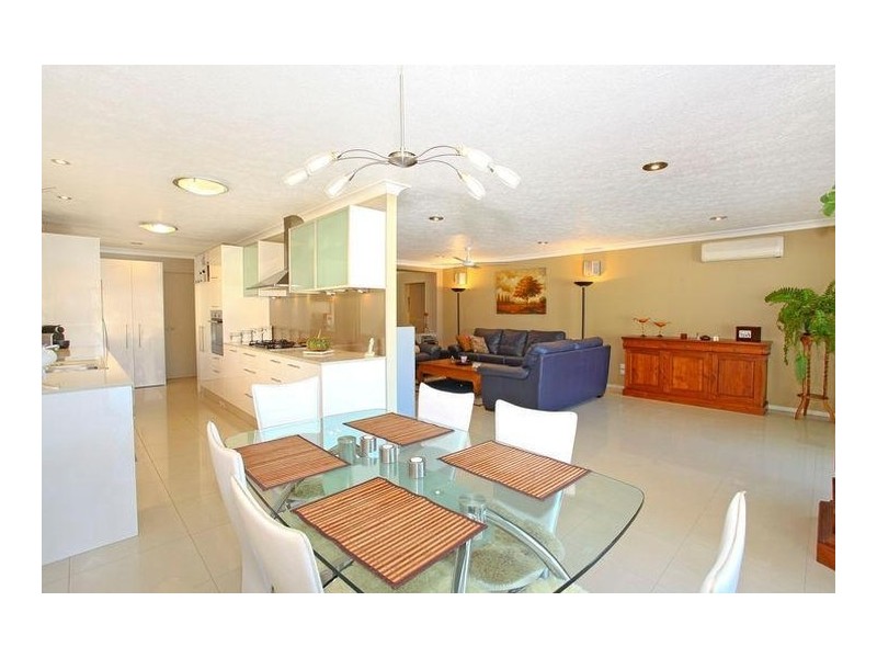 115 Campbell Street, Sorrento QLD 4217