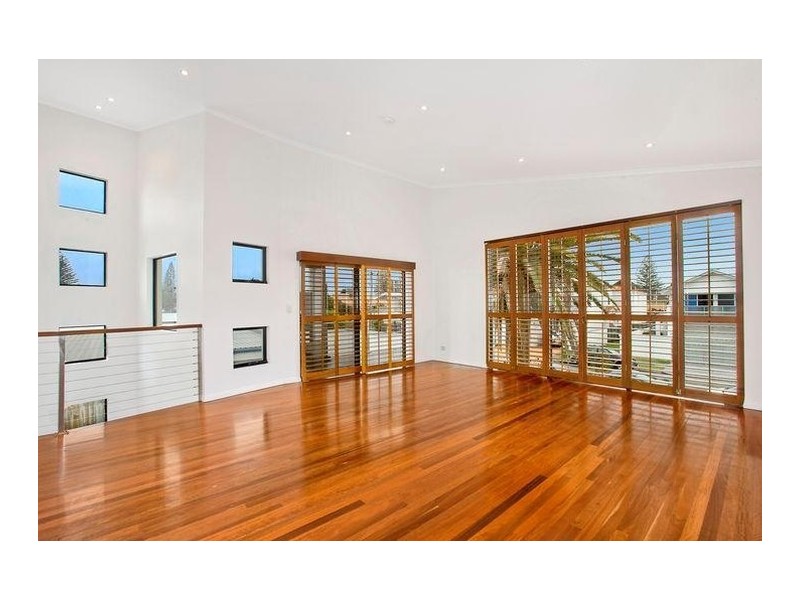 27 Arthur Street, Mermaid Beach QLD 4218