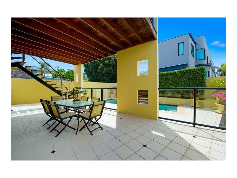 27 Arthur Street, Mermaid Beach QLD 4218