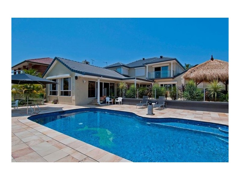 11 St Raphael Terrace, Sorrento QLD 4217