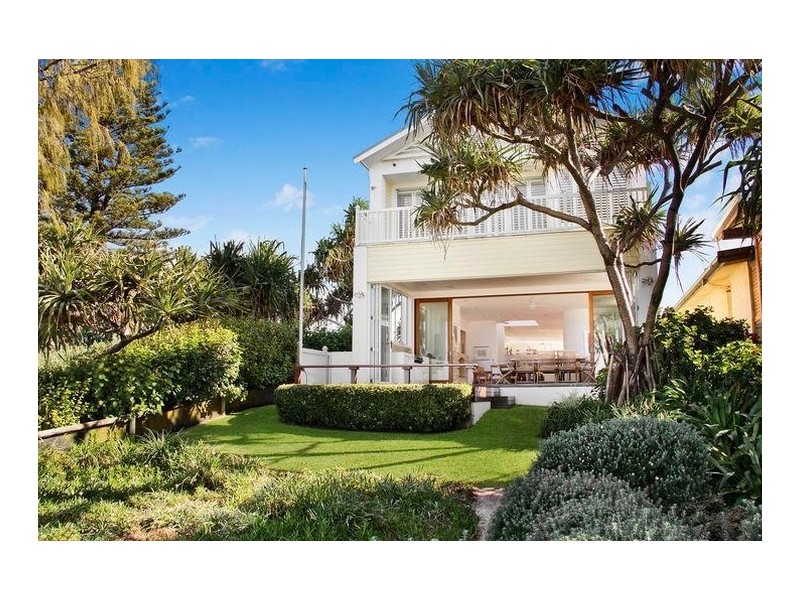 99 Hedges Avenue, Mermaid Beach QLD 4218