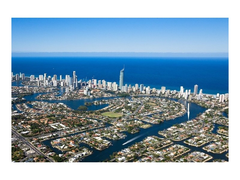 11 Cleland Crescent, Broadbeach Waters QLD 4218