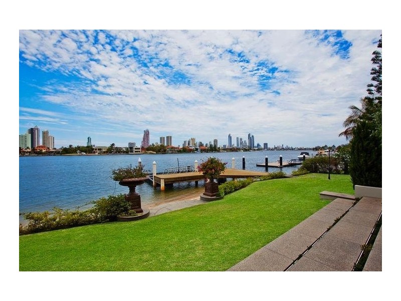 5 McMillan Court, Southport QLD 4215