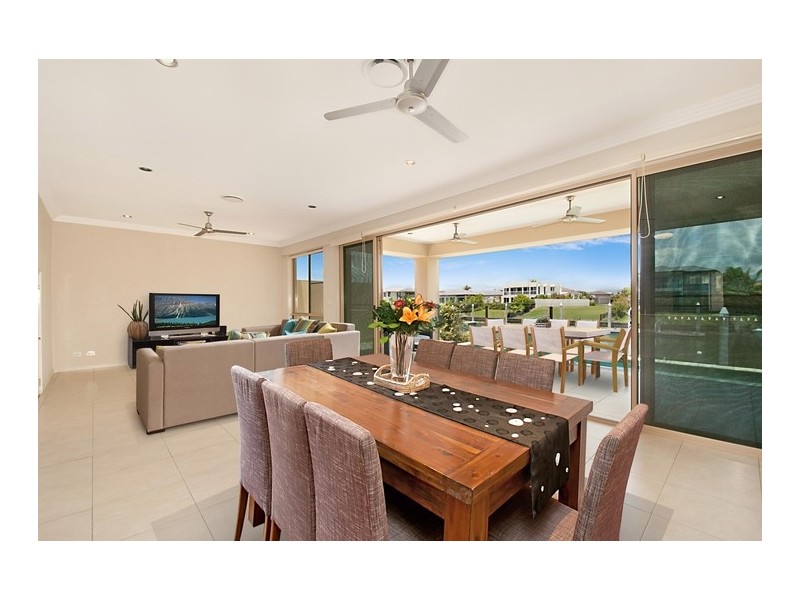 7409 Ellensbrook Drive, Hope Island QLD 4212