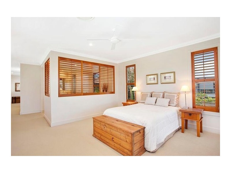 2344 Cressbrook Drive, Hope Island QLD 4212