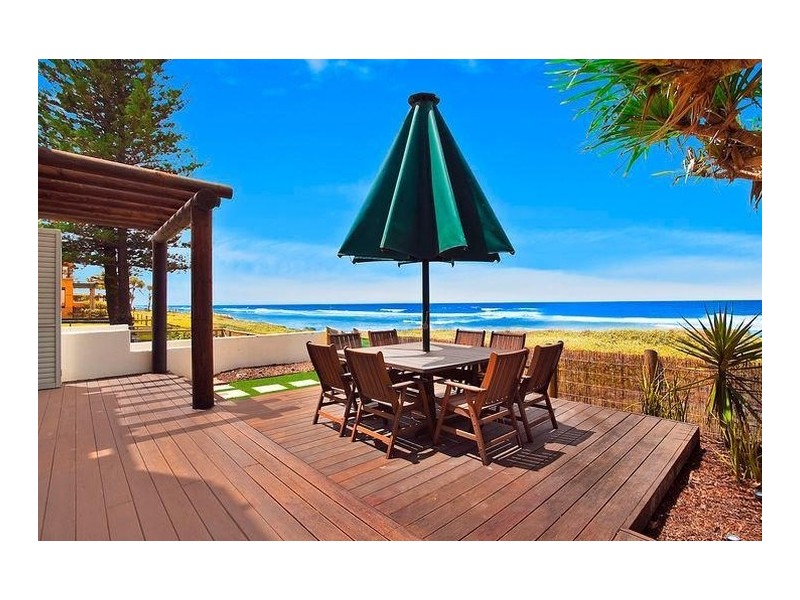 17 Hedges Avenue, Mermaid Beach QLD 4218