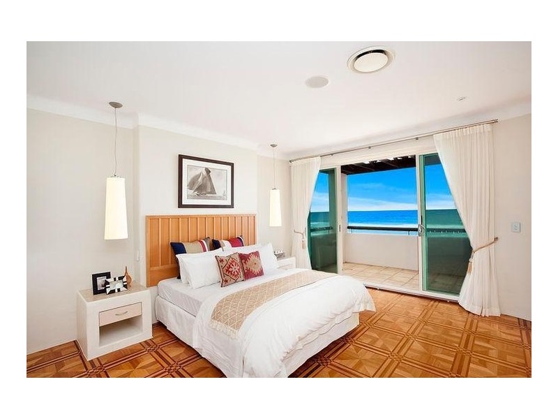17 Hedges Avenue, Mermaid Beach QLD 4218