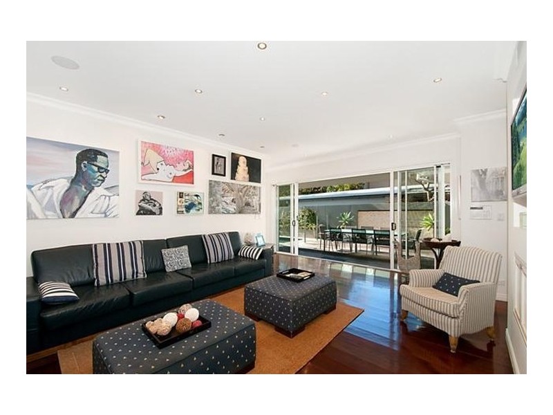 16 Francis Street, Mermaid Beach QLD 4218