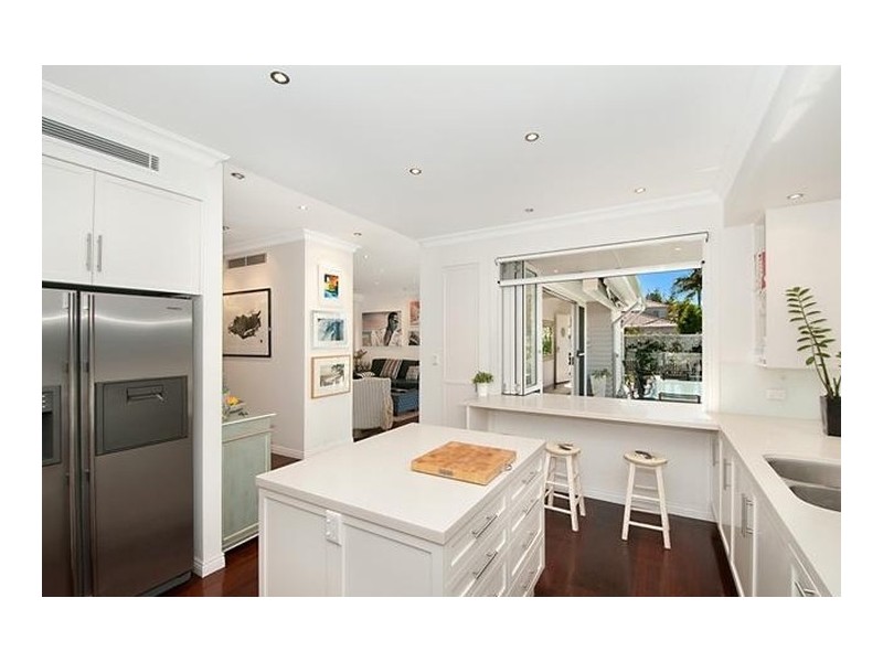 16 Francis Street, Mermaid Beach QLD 4218