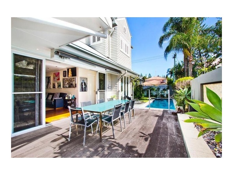 16 Francis Street, Mermaid Beach QLD 4218