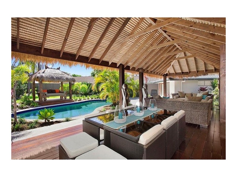 5 Cheviot Close, Benowa Waters QLD 4217