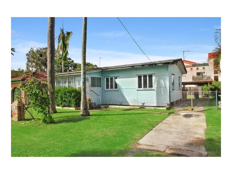 50 Falkinder Avenue, Paradise Point QLD 4216