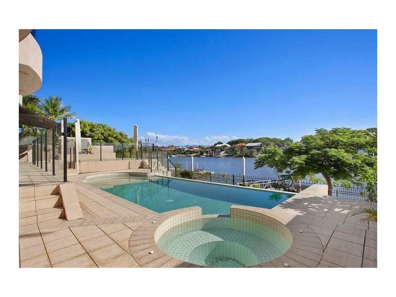 25 Sir Bruce Small Boulevard, Benowa Waters QLD 4217