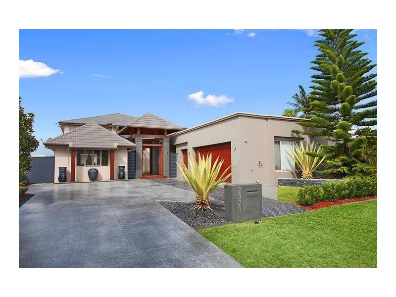 2323 Cressbrook Drive, Hope Island QLD 4212