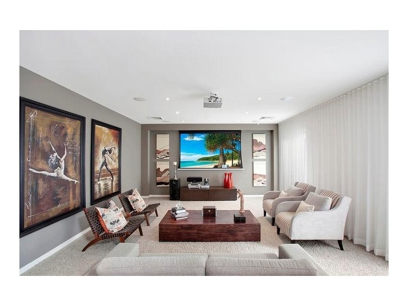 2323 Cressbrook Drive, Hope Island QLD 4212