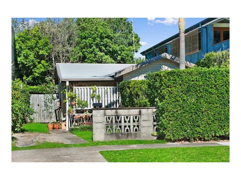 16 Sunbrite Avenue, Mermaid Beach QLD 4218