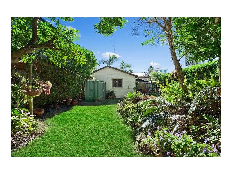 16 Sunbrite Avenue, Mermaid Beach QLD 4218