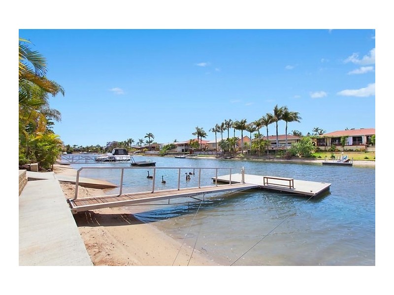 9 Argyle Crescent, Sorrento QLD 4217