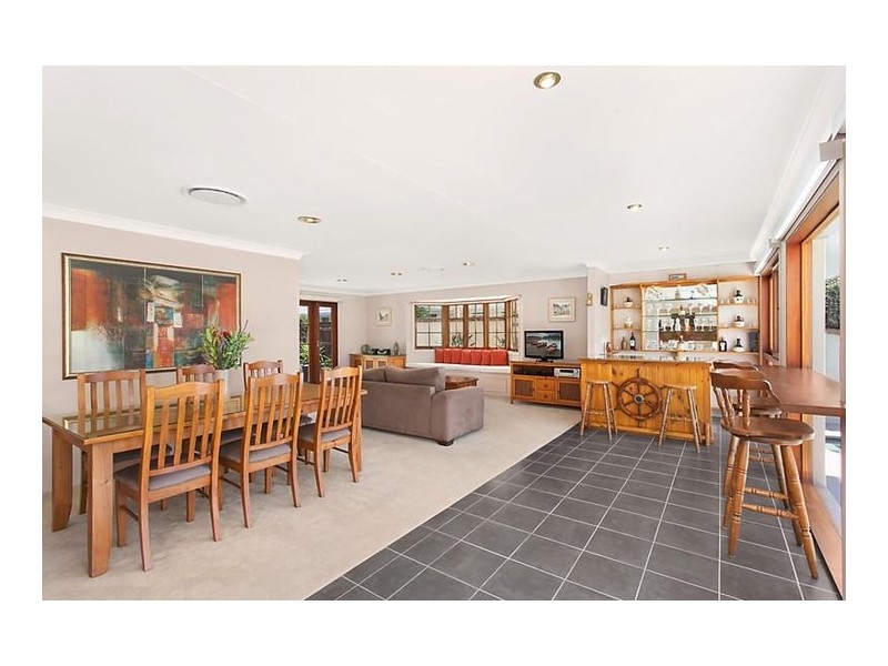 9 Argyle Crescent, Sorrento QLD 4217