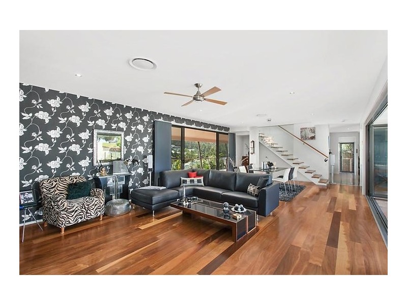 8 Kambah Place, Reedy Creek QLD 4227