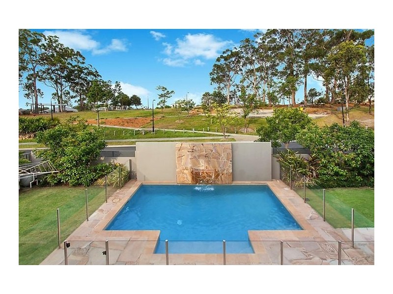 8 Kambah Place, Reedy Creek QLD 4227