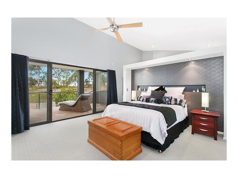 8 Kambah Place, Reedy Creek QLD 4227