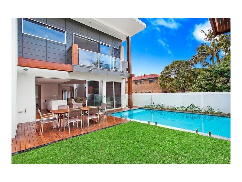26 Sunbrite Avenue, Mermaid Beach QLD 4218