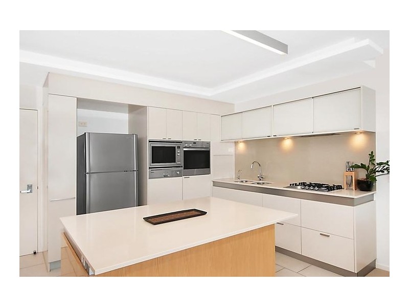 2402/2 Ephraim Island Parade, Paradise Point QLD 4216