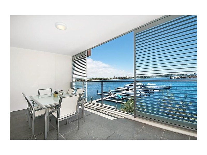 2402/2 Ephraim Island Parade, Paradise Point QLD 4216