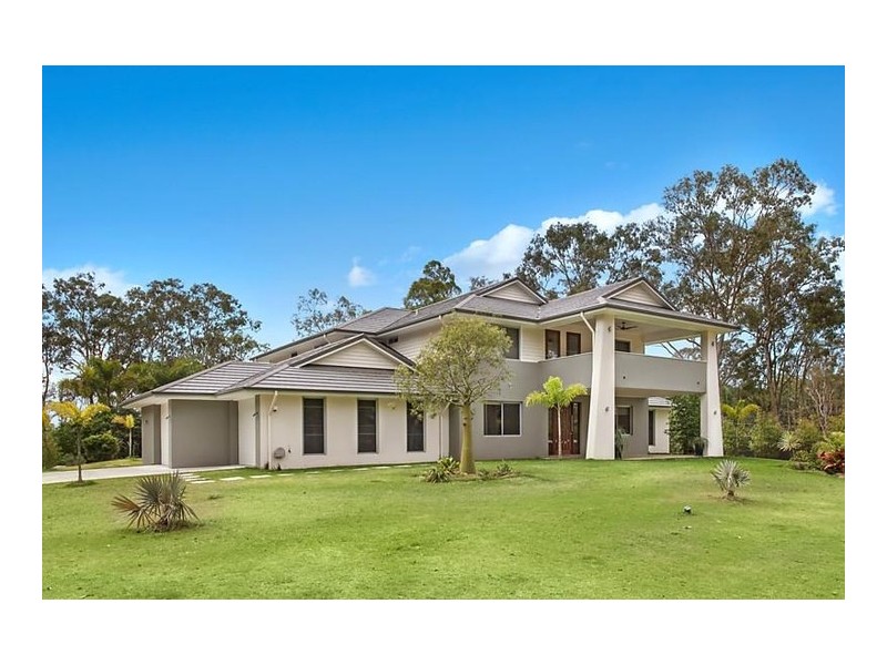 147 Crescent Avenue, Hope Island QLD 4212