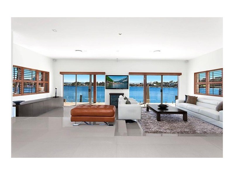 98 Admiralty Drive, Paradise Waters QLD 4217