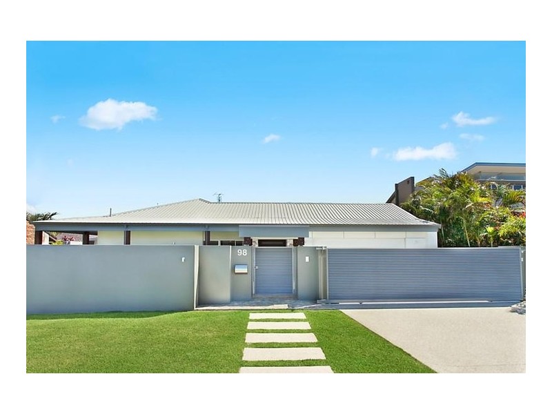 98 Admiralty Drive, Paradise Waters QLD 4217
