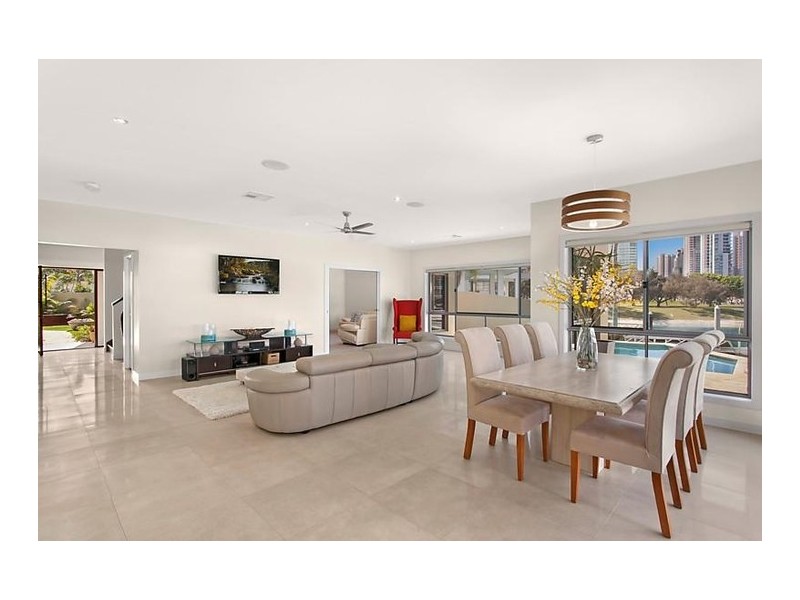 5 Viking Court, Paradise Waters QLD 4217