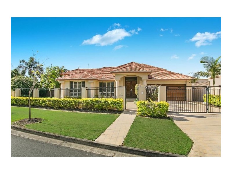 74 Commodore Drive, Paradise Waters QLD 4217