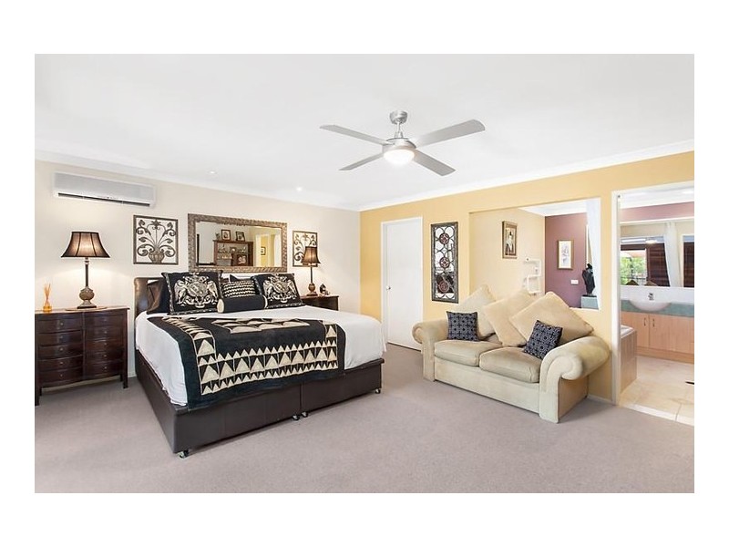 38 T E Peters Drive, Broadbeach Waters QLD 4218