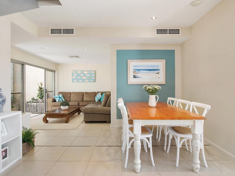 4/10 Pisa Court, Surfers Paradise QLD 4217