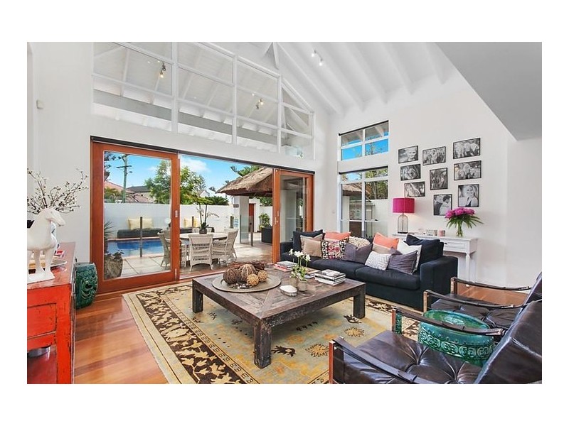 24 The Corso, Isle Of Capri QLD 4217