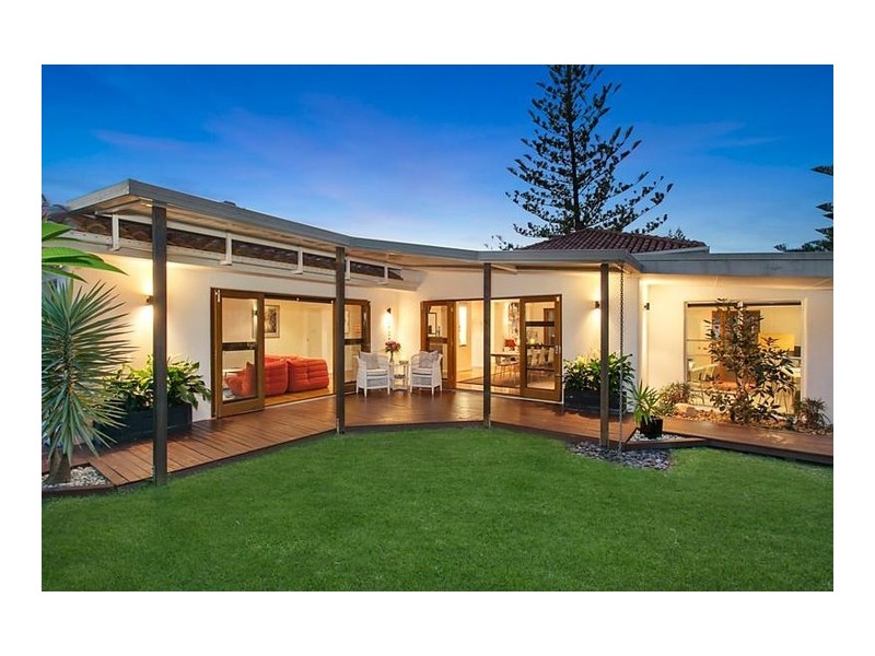 24 The Corso, Isle Of Capri QLD 4217