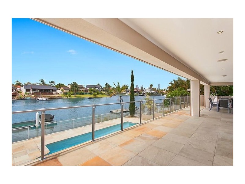 36 Selkirk Avenue, Benowa Waters QLD 4217